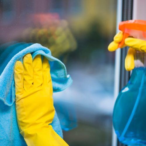 نظافت منزل و راه پله پرستاری کودک سالمند