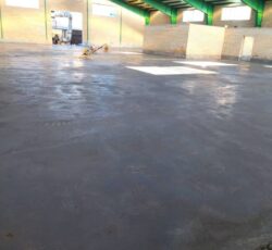 پیمانکاری و کفسازی حاجوی -اجرای تخصصی بتن ریزی و کفسازی صنعتی با ماله پروانه ای