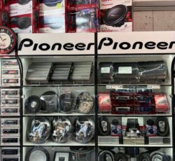 فروش ردیاب خودرو ، مانیتور فابریک و دزدگیر اورجینال با نصب حرفه‌ای در اصفهان