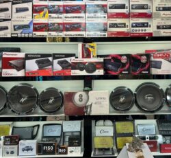 فروش و نصب مانیتور اندرویدی خودرو و آپشن‌ها در اصفهان