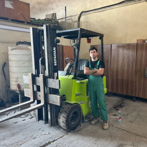 عیب‌یابی و تعمیر لیفتراک برقی در شیراز | تعمیر باتری ، موتور و سیستم برقی